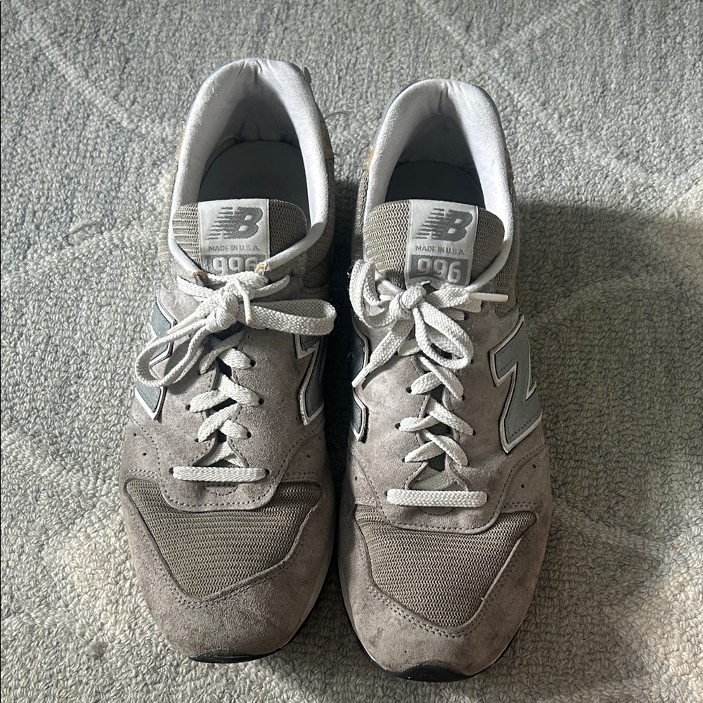 New Balance Men's Suede Gray Sneakers